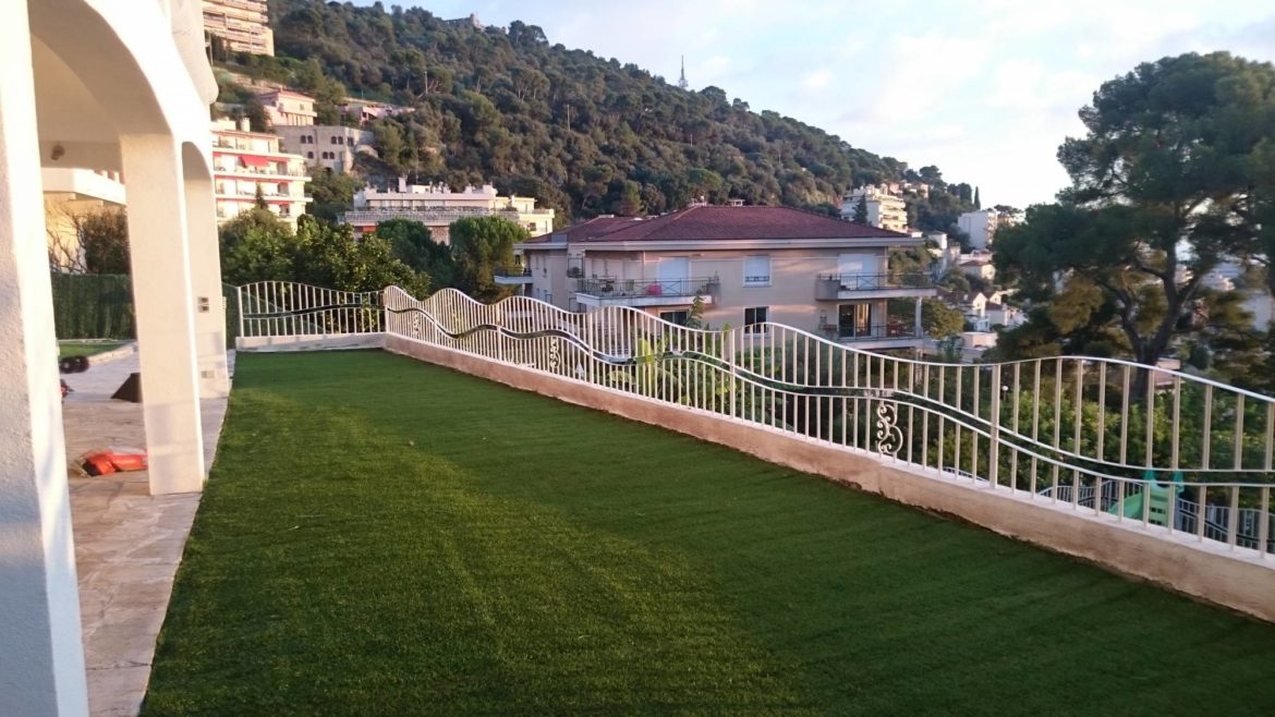 Quel gazon synthétique pour un balcon ?