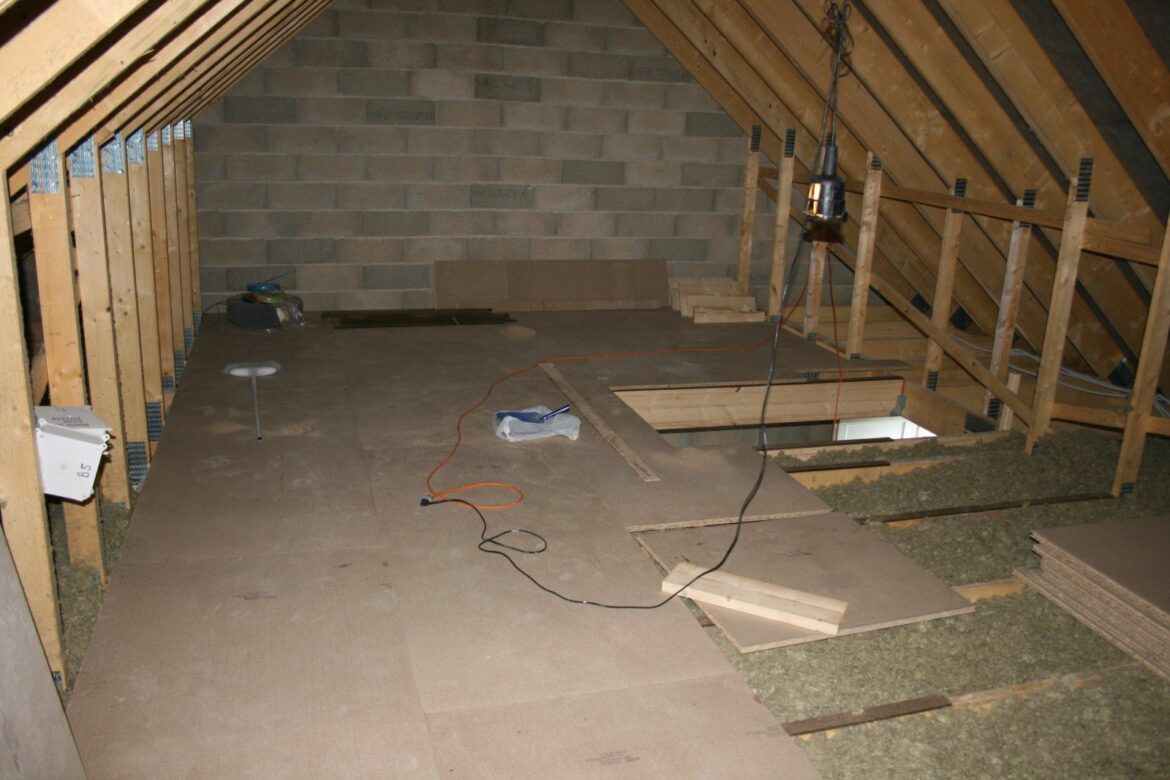 Quel matériau choisir pour plancher combles perdus ?