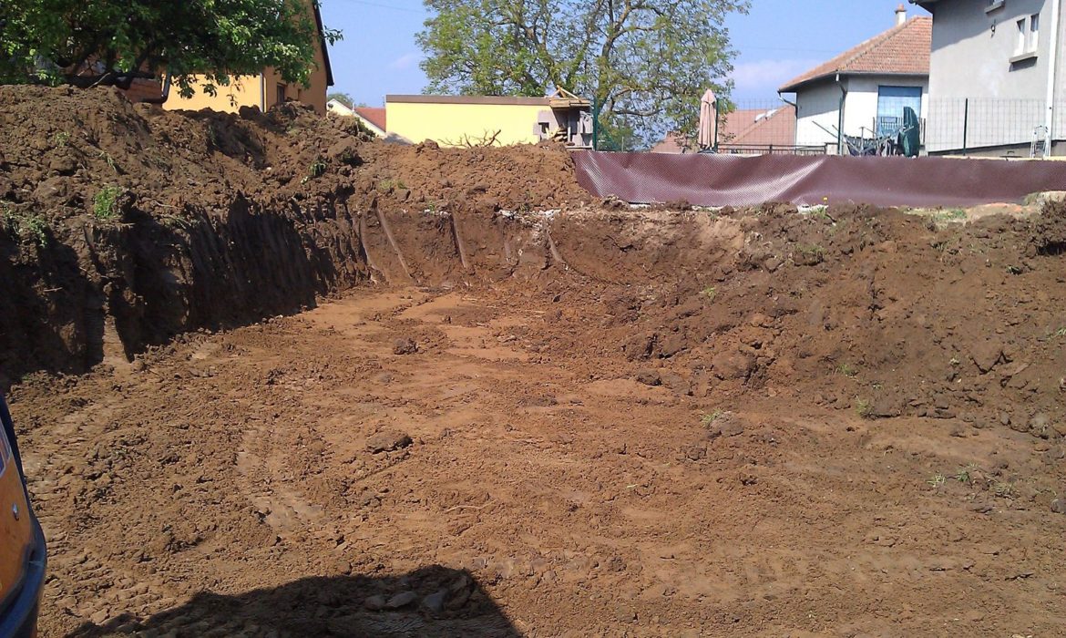 Quel outil pour Decaisser un terrain ?