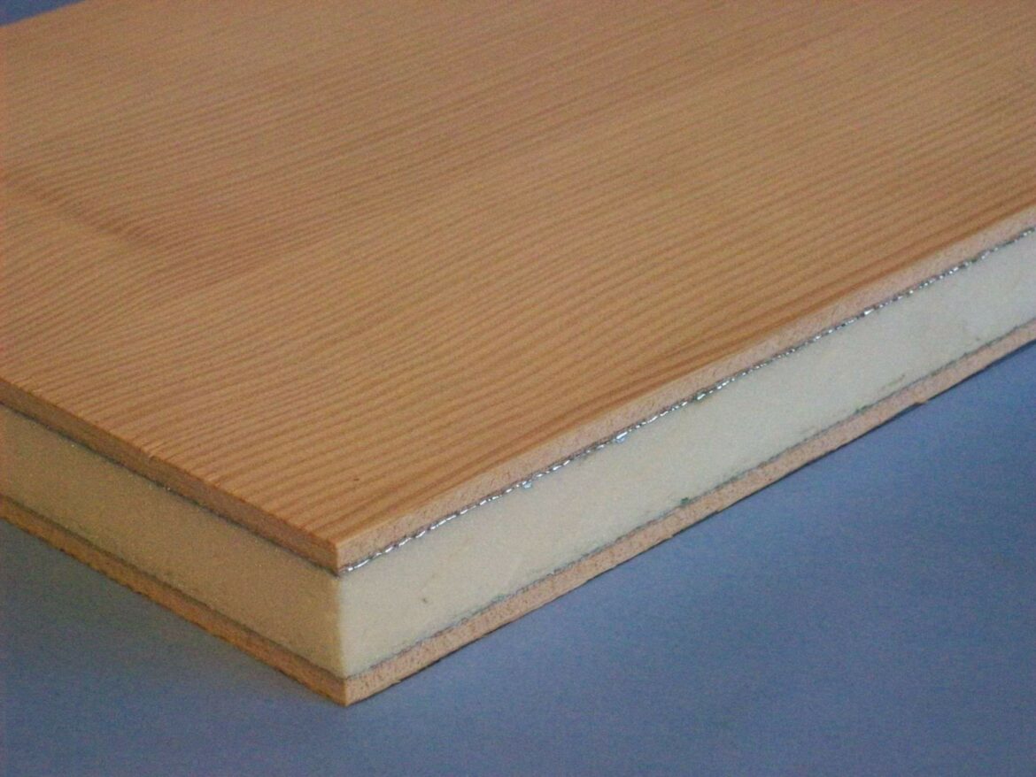 Quel produit utiliser pour décaper un parquet ciré ?