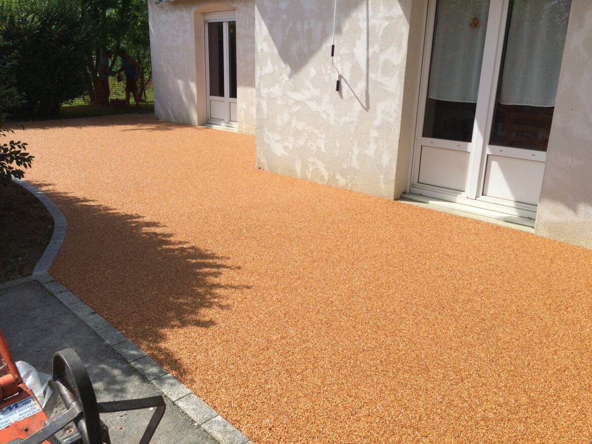 Quel sens se pose parquet flottant ?