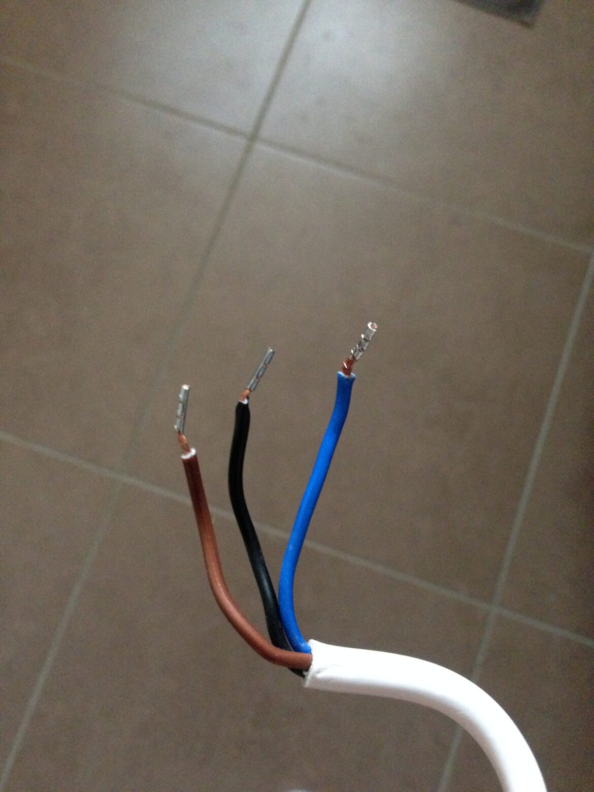 Quel type de câble téléphone extérieur ?