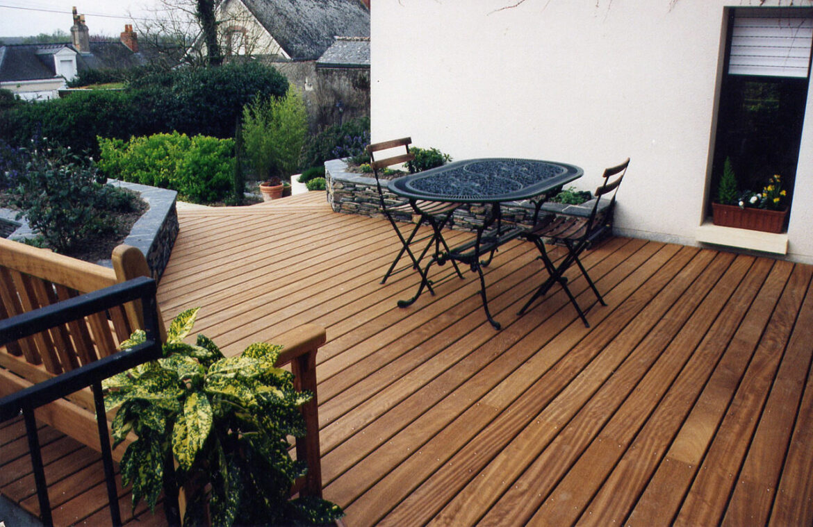 Quel type de carrelage autour de la piscine ?