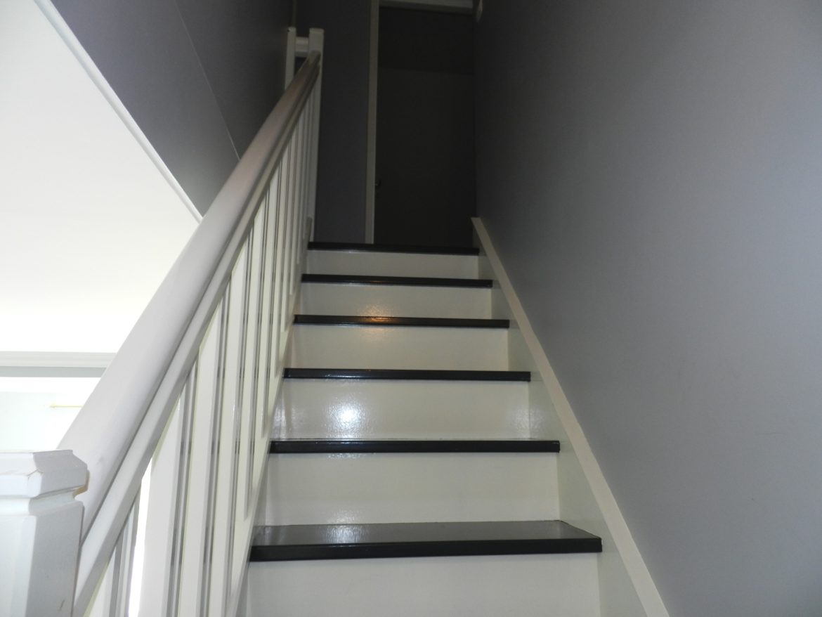Quelle couleur de peinture pour une montée d'escalier ?