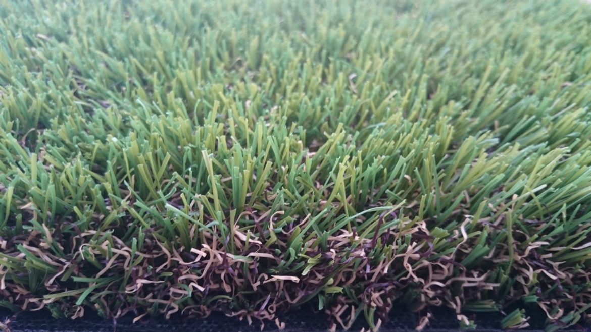 Quelle densité pour un gazon synthétique ?