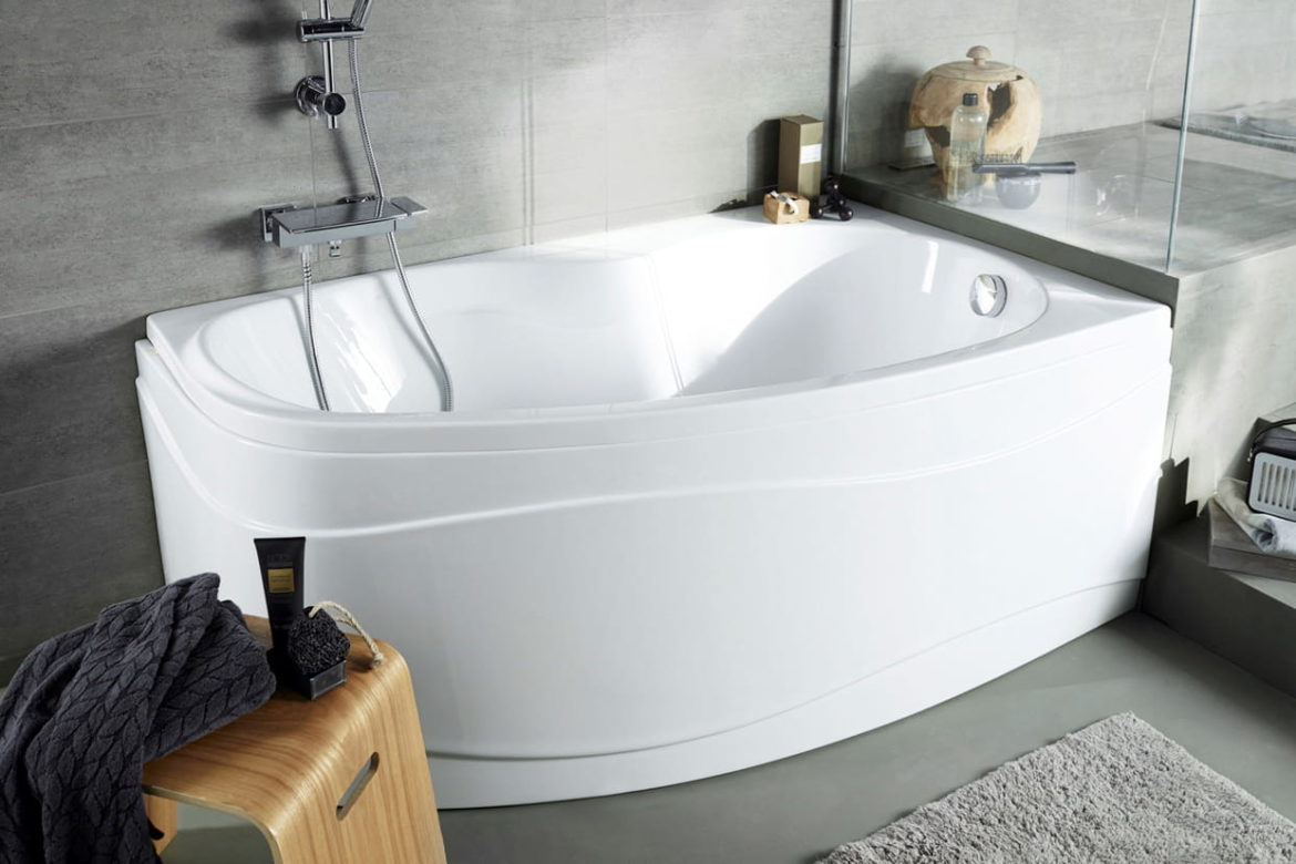 Quelle est la hauteur d'une baignoire d'angle ?