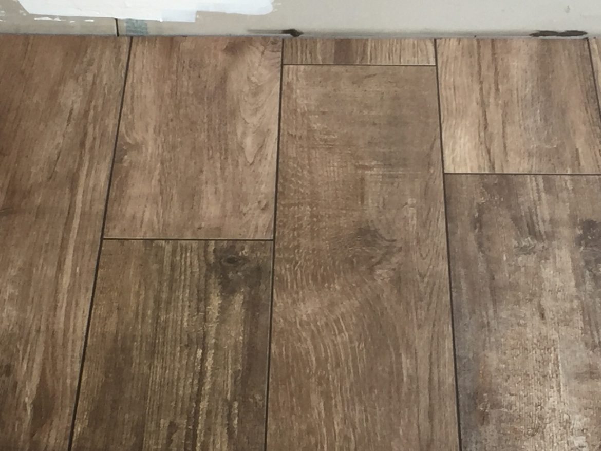 Quelle largeur de joint pour carrelage imitation parquet ?
