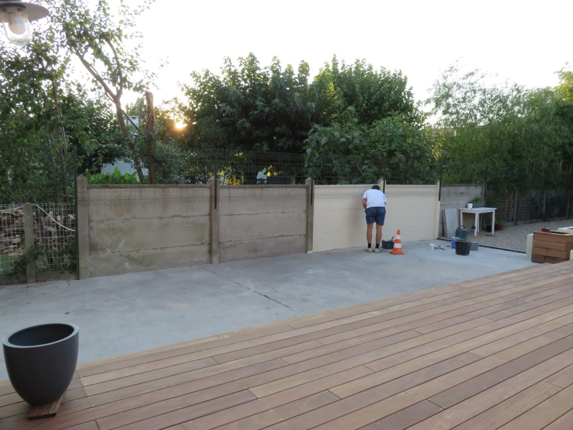 Quelle peinture pour clôture béton ?