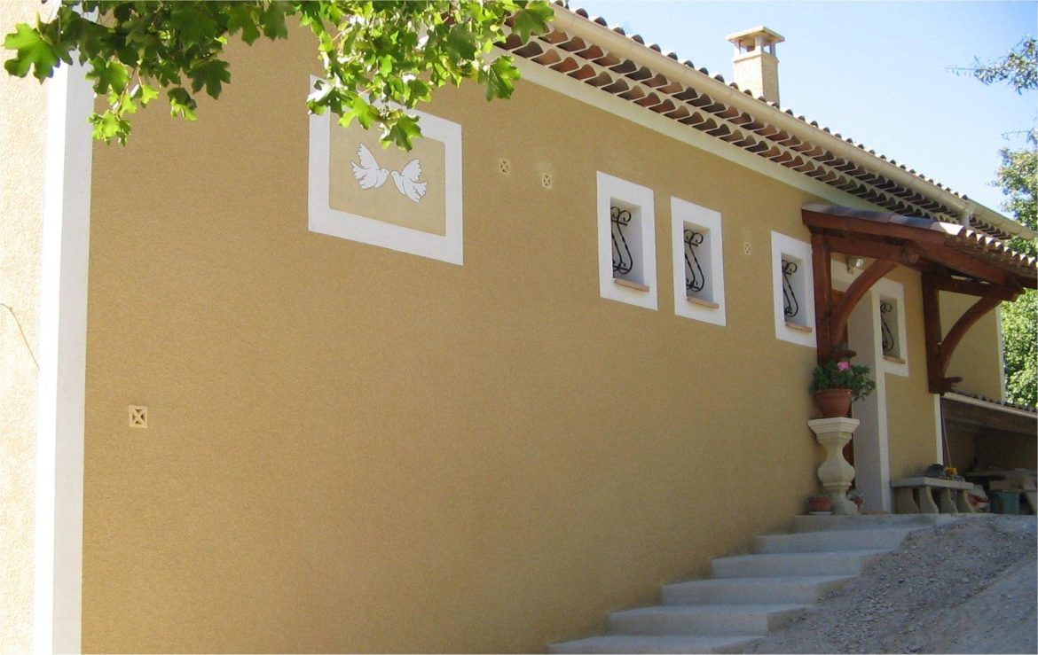 Quelle peinture pour façade en crépi ?