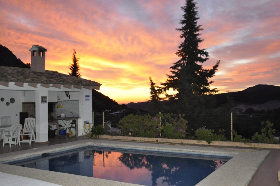 Quelle surface pour un abri de jardin sans permis de construire ?