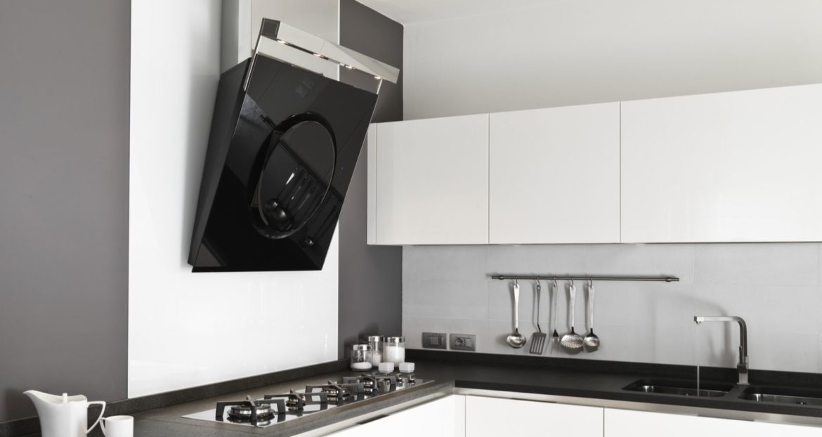 Qui doit installer une hotte de cuisine ?