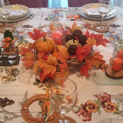 Table de Thanksgiving décorée