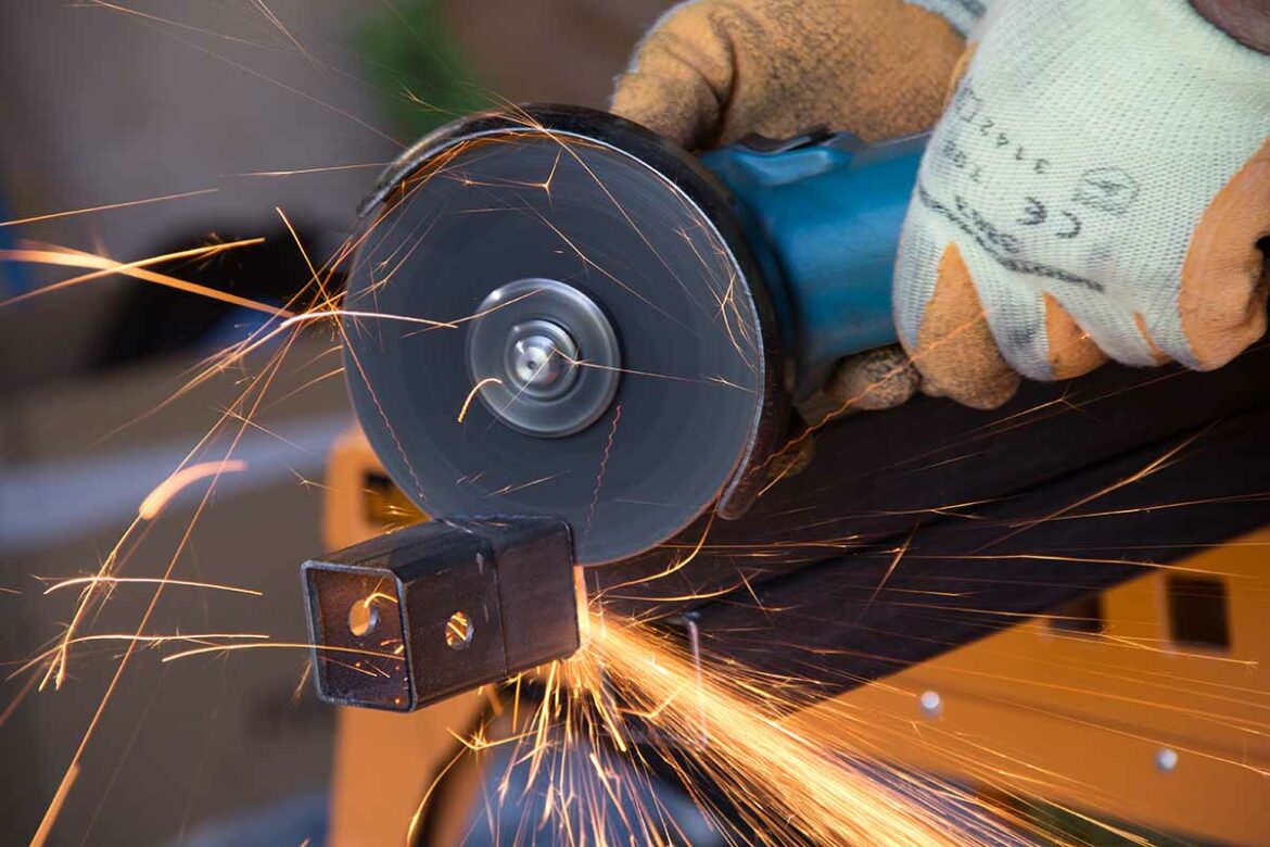 Comment couper une tringle en métal ?