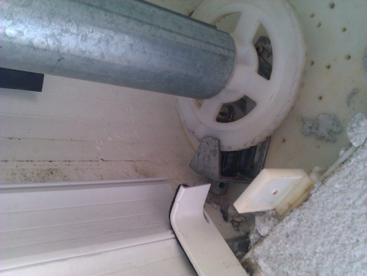 Comment débloquer un volet roulant manuel ?