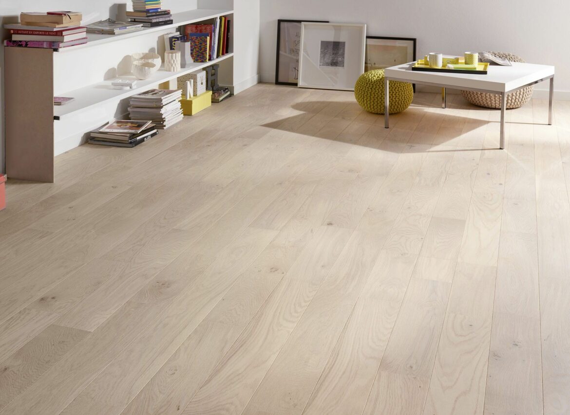 Comment décrasser un parquet stratifié ?