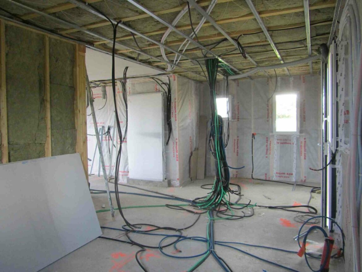 Comment distribuer l'électricité dans une maison ?