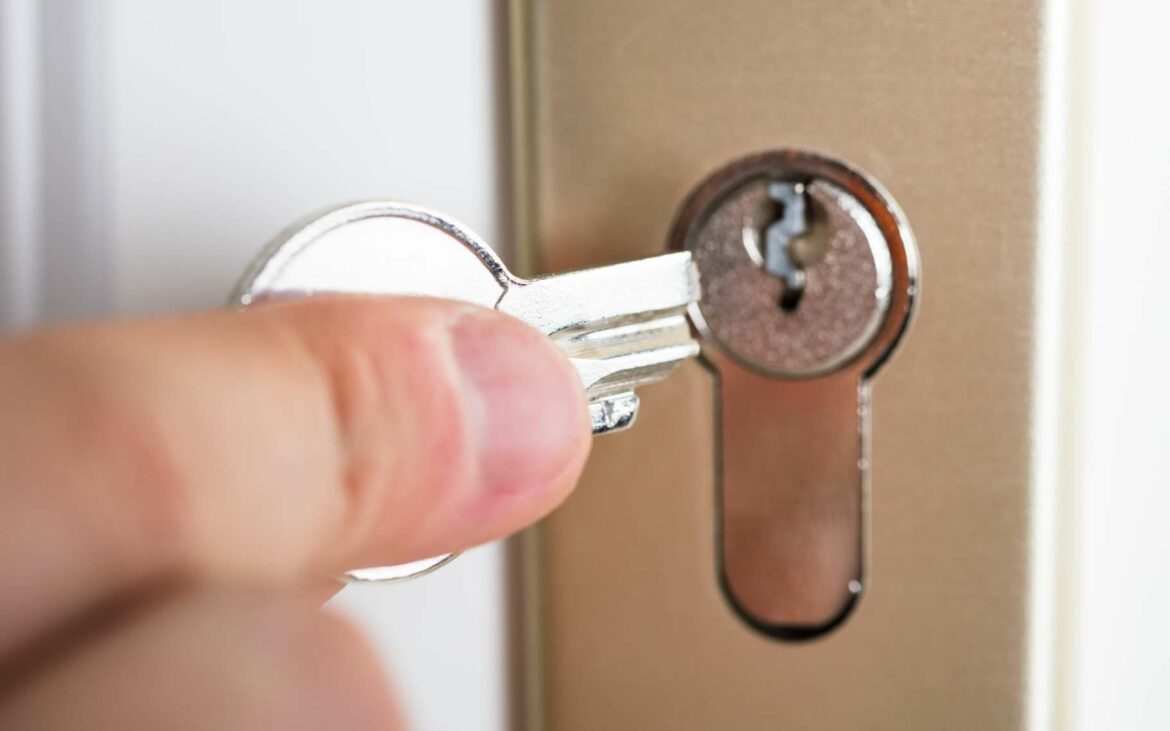 Comment enlever une clé dans la serrure ?