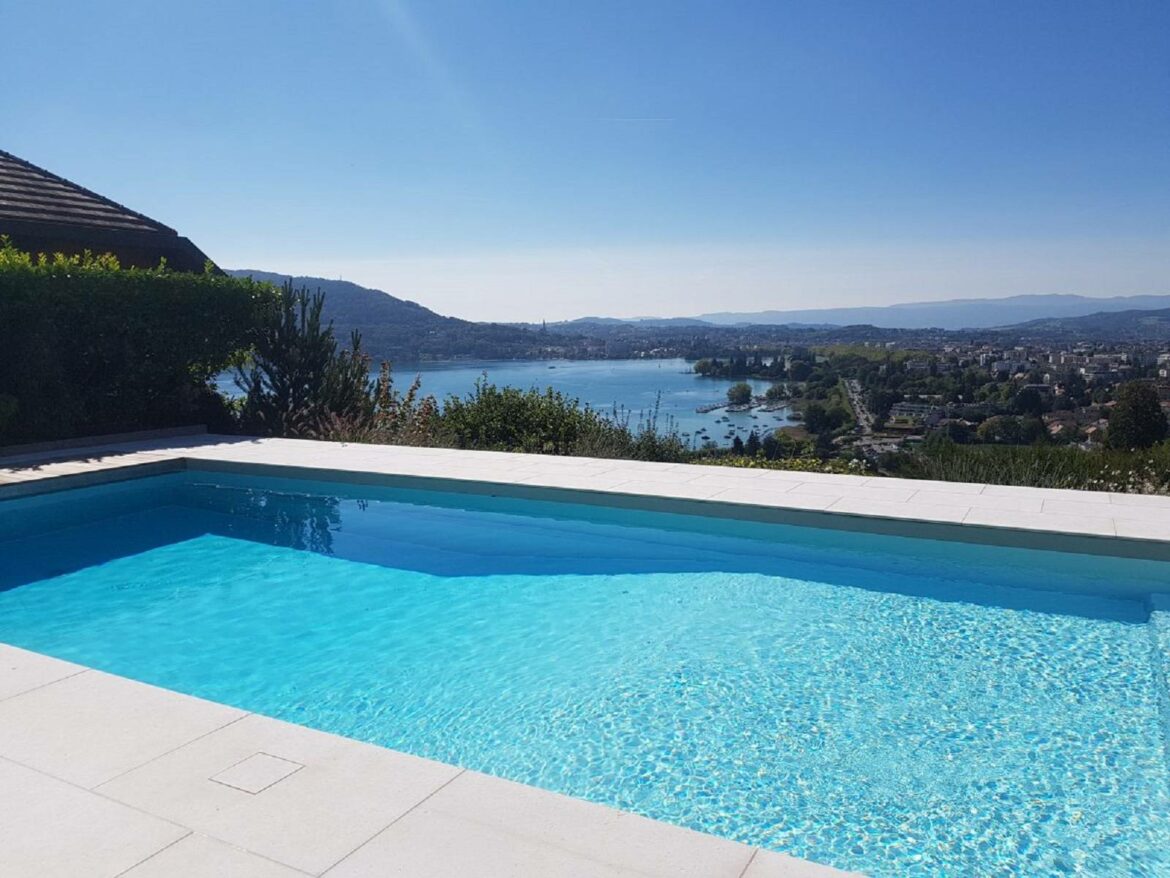 Comment entretenir l'eau de sa piscine sans chlore ?