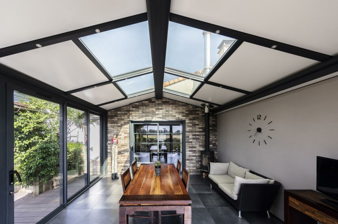 Comment éviter la surchauffe d'une véranda en été ?