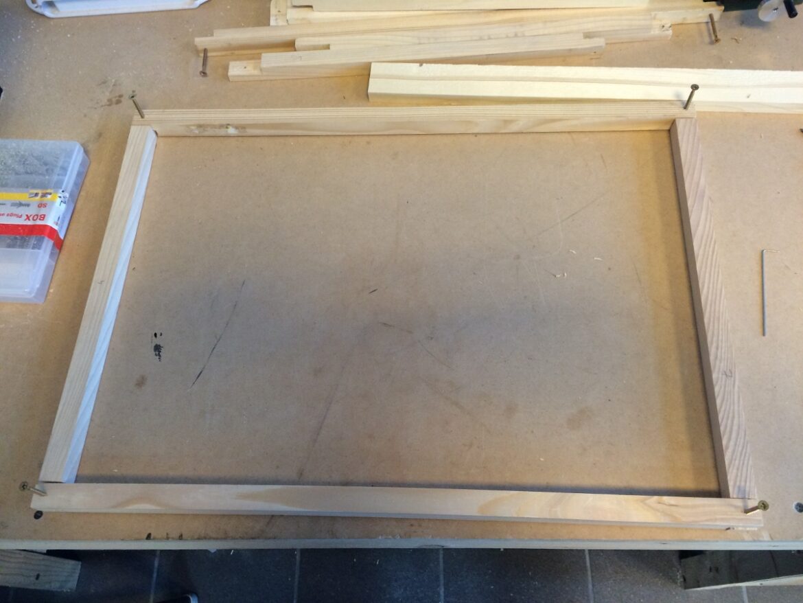 Comment faire un cadre avec des tasseaux ?