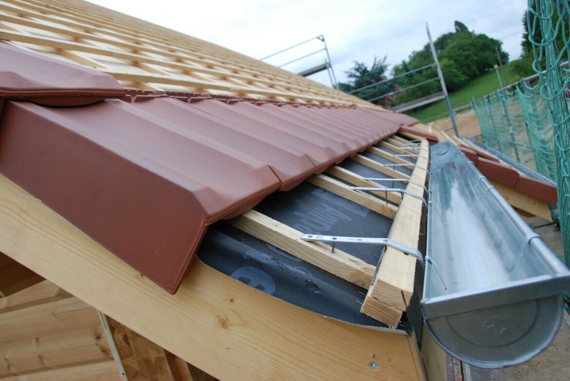 Comment faire une rive de toiture ?