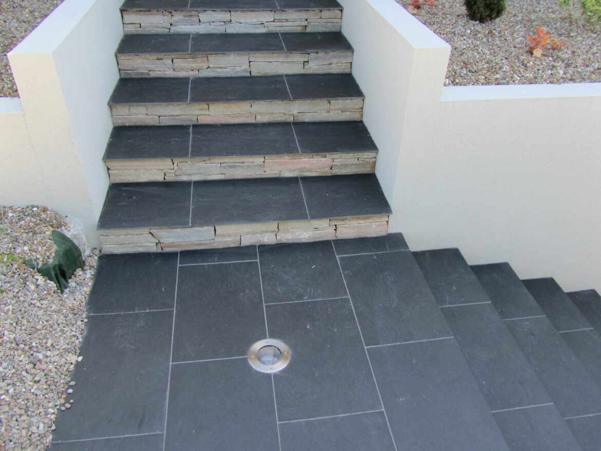 Comment poser un carrelage sur escalier extérieur ?