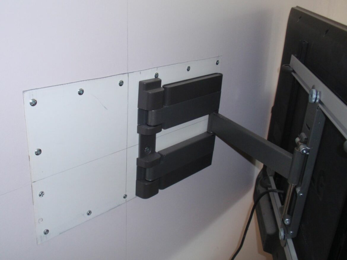 Comment renforcer un mur en placo pour fixer un support TV ?