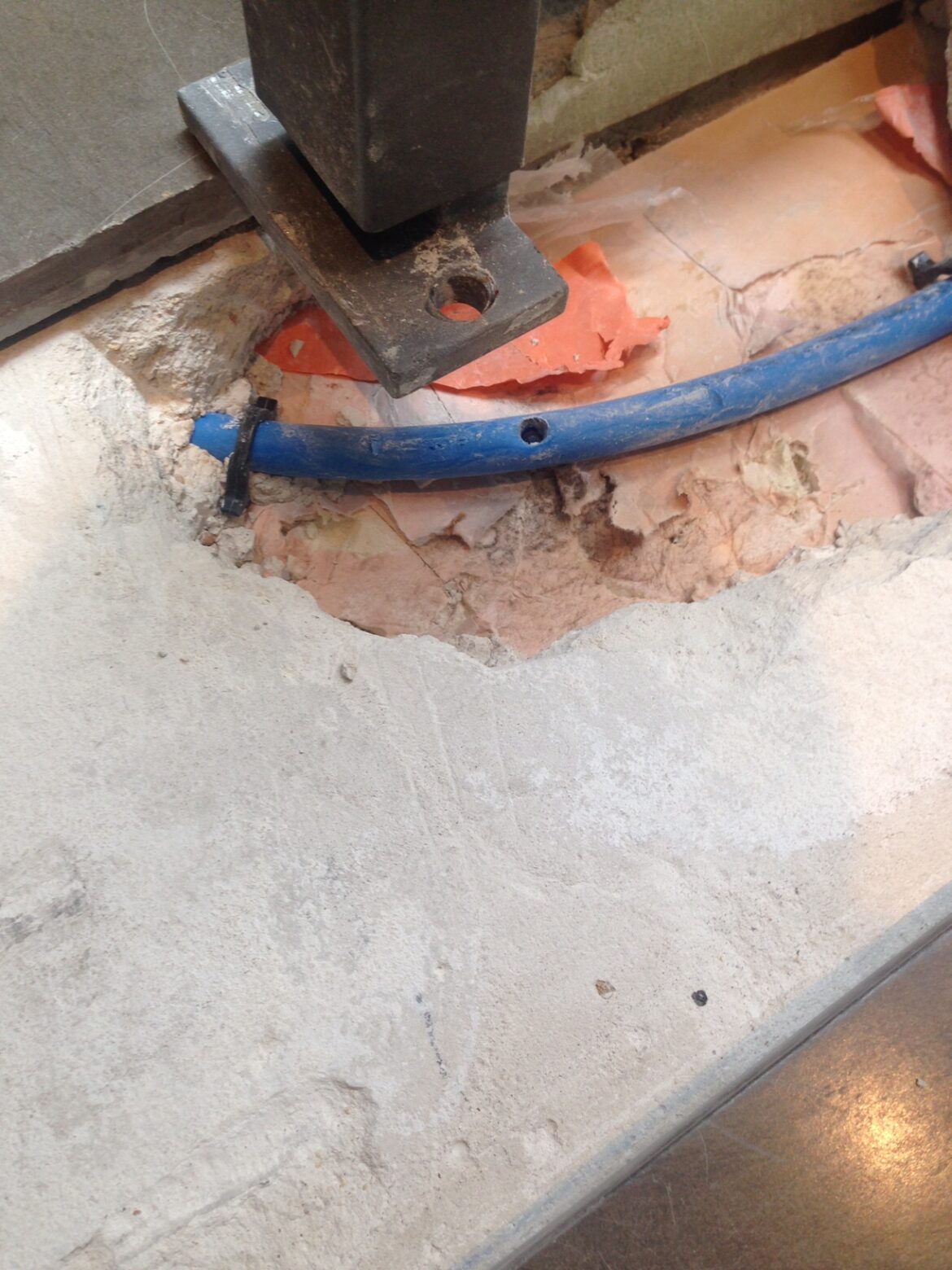 Comment trouver une fuite d'eau dans un plancher chauffant ?