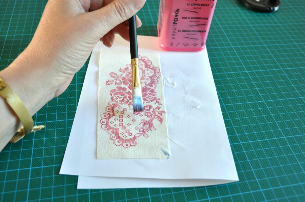 Quel papier utiliser avec du vernis colle ?