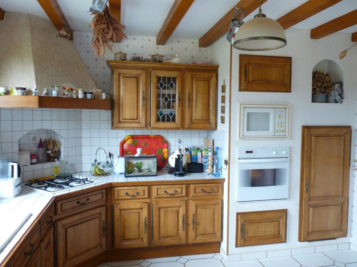 Quelle couleur pour repeindre une cuisine rustique ?