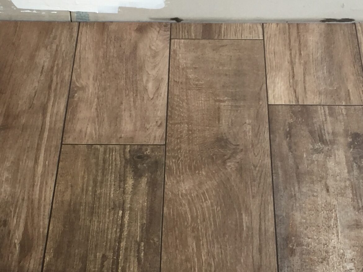 Quelle largeur de joint pour carrelage imitation parquet ?