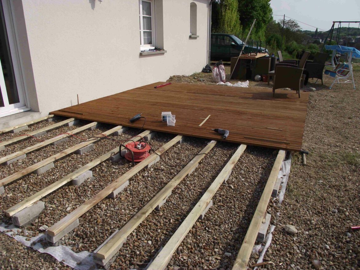 Comment Decrasser une terrasse en bois ?