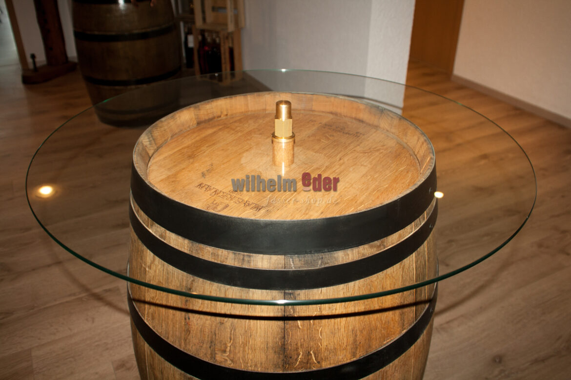 Comment coller un plateau en verre sur une table ?