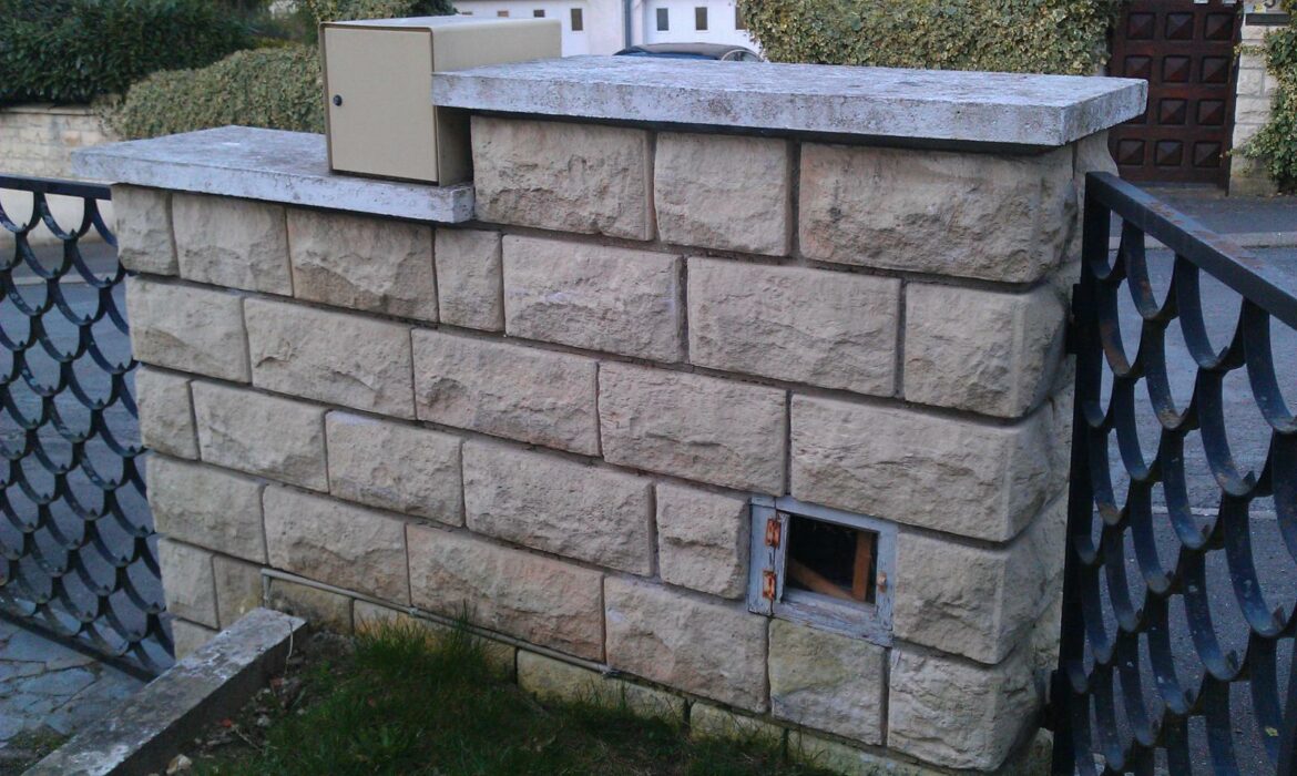 Comment couvrir un mur extérieur abîme ?