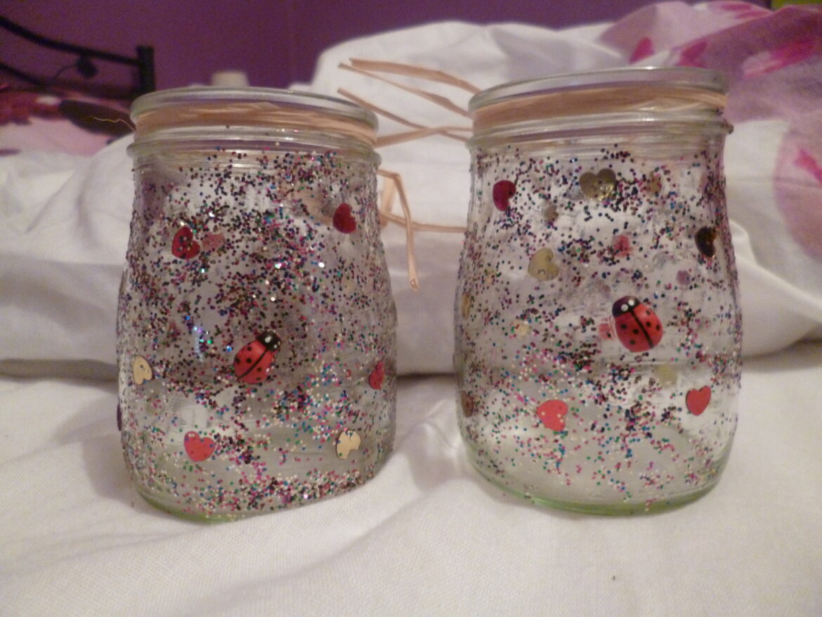 Comment décorer des petits pots en verre ?