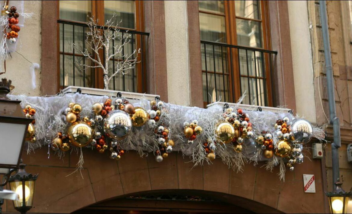 Comment décorer une fenêtre extérieur pour Noël ?