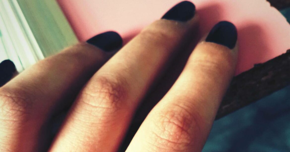 Comment éclaircir un vernis à ongles ?