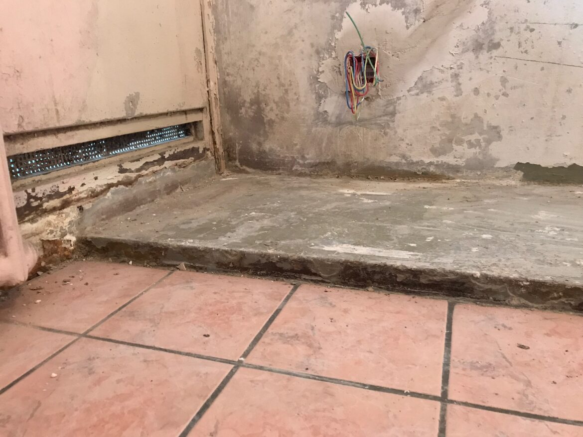 Comment enlever 1 cm de béton ?