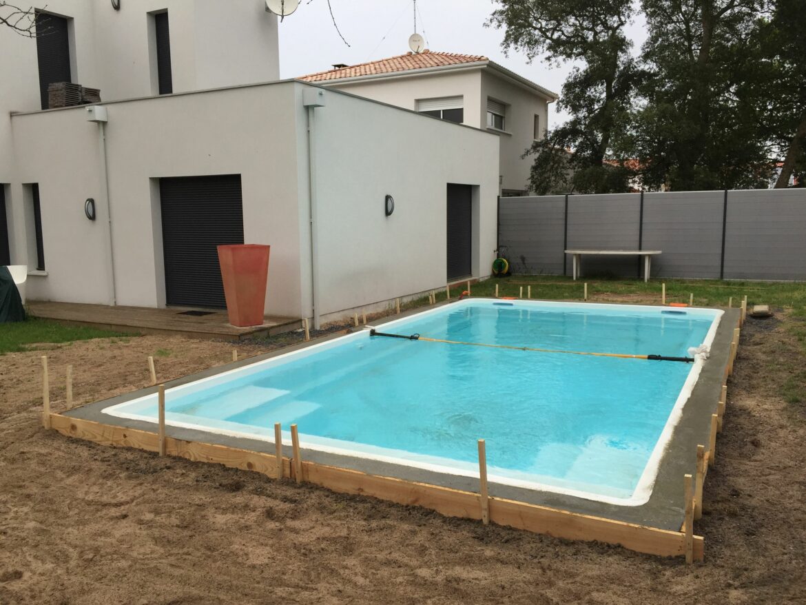 Comment etayer une piscine coque ?