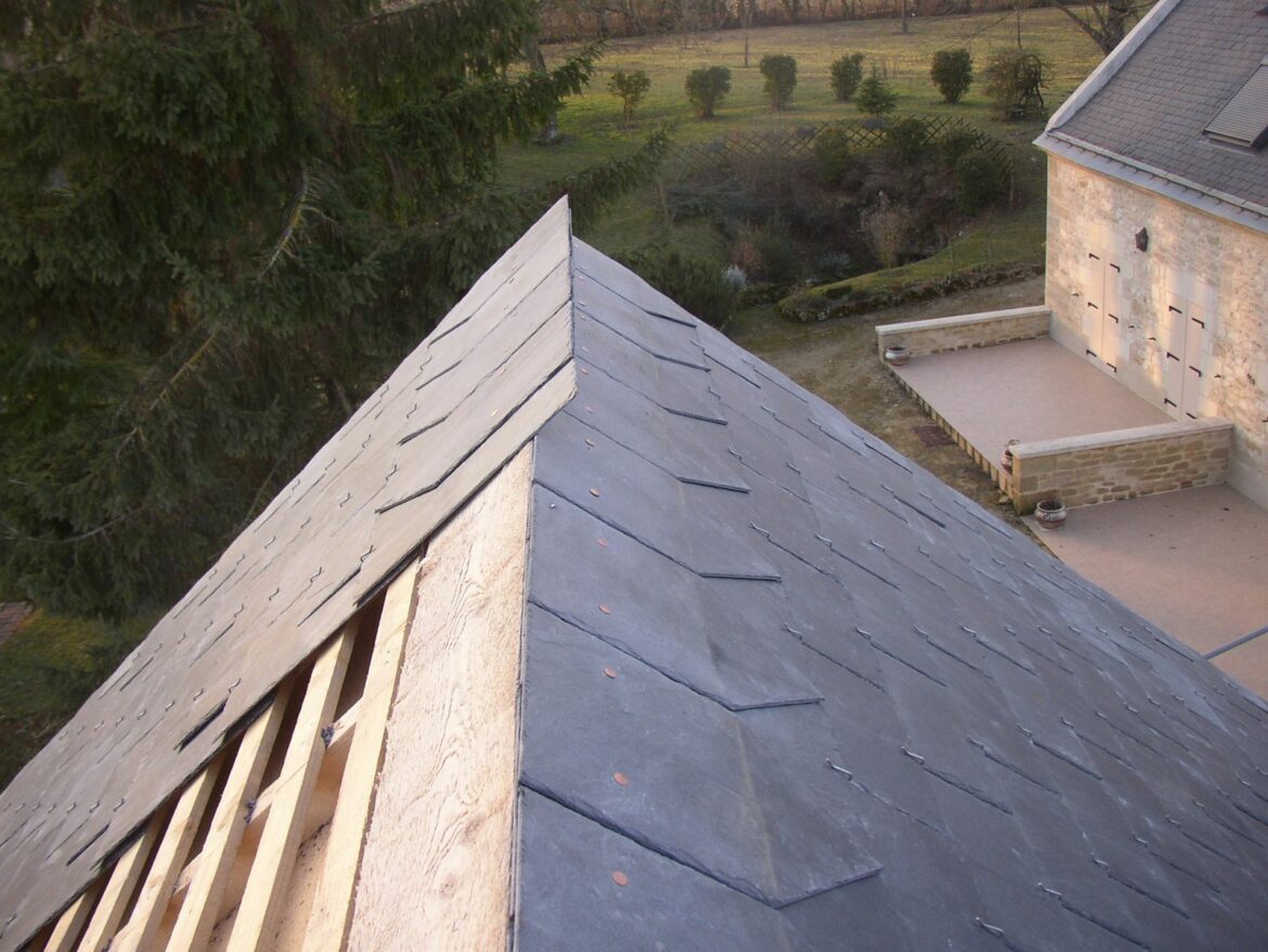 Comment faire un faîtage en zinc ?