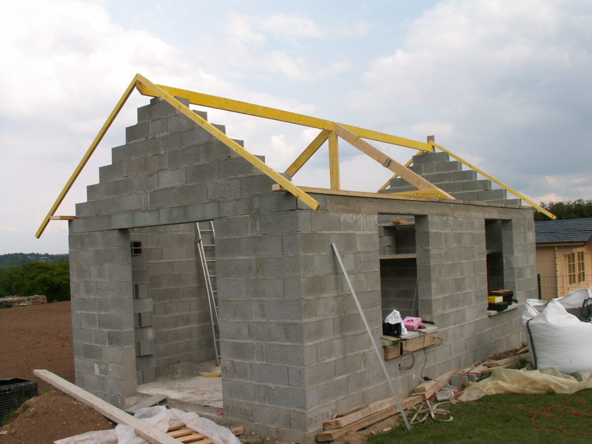 Comment faire une charpente 2 pans pour garage ?