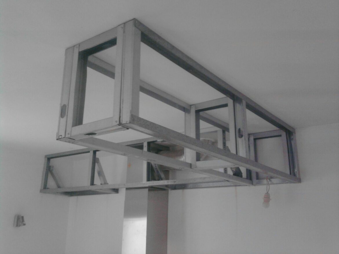 Comment fixer un coffrage au plafond ?