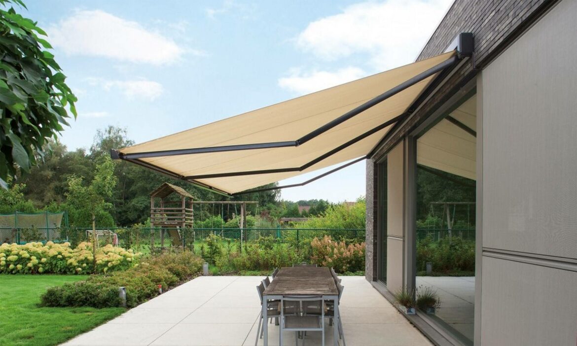 Comment orienter un store banne ?