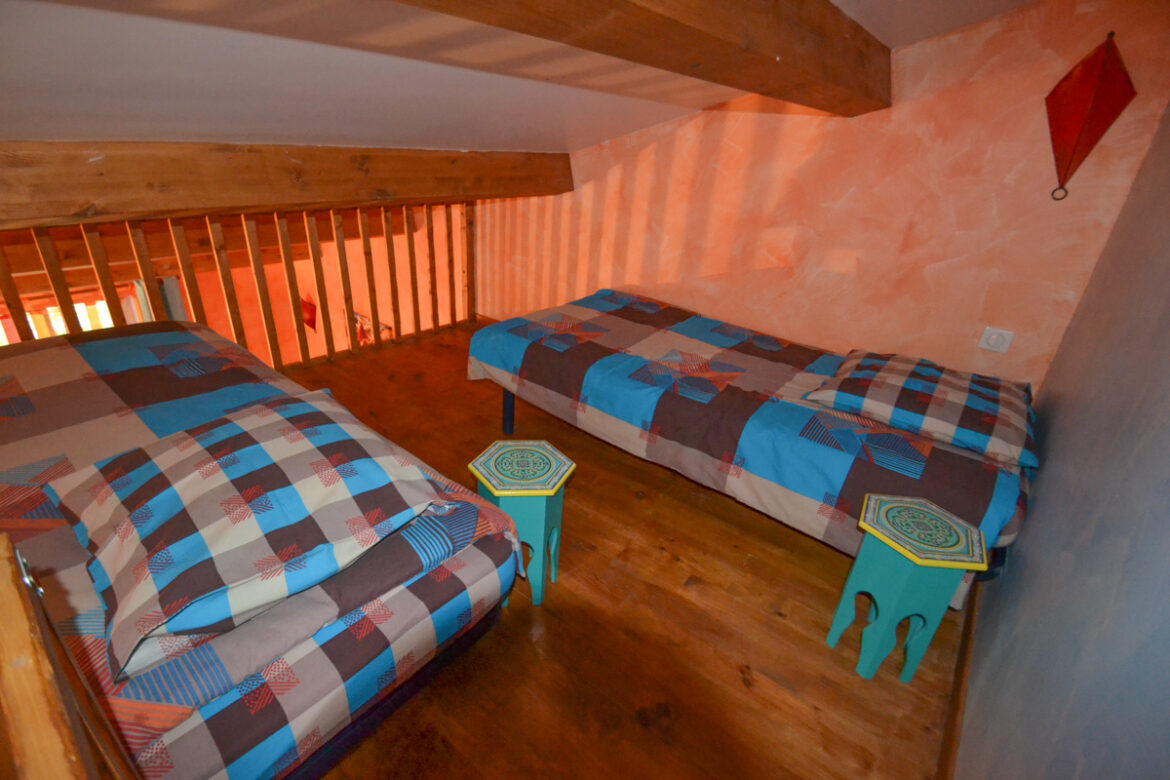 Comment rapprocher 2 lits de 90 ?