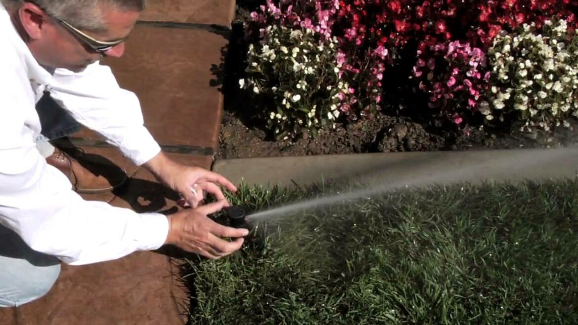 Comment régler un arroseur rotatif ?