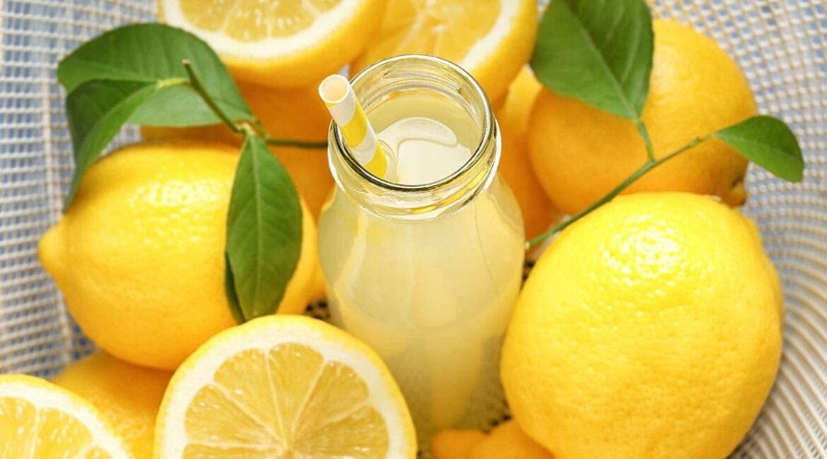 Est-il dangereux de boire trop de jus de citron ?