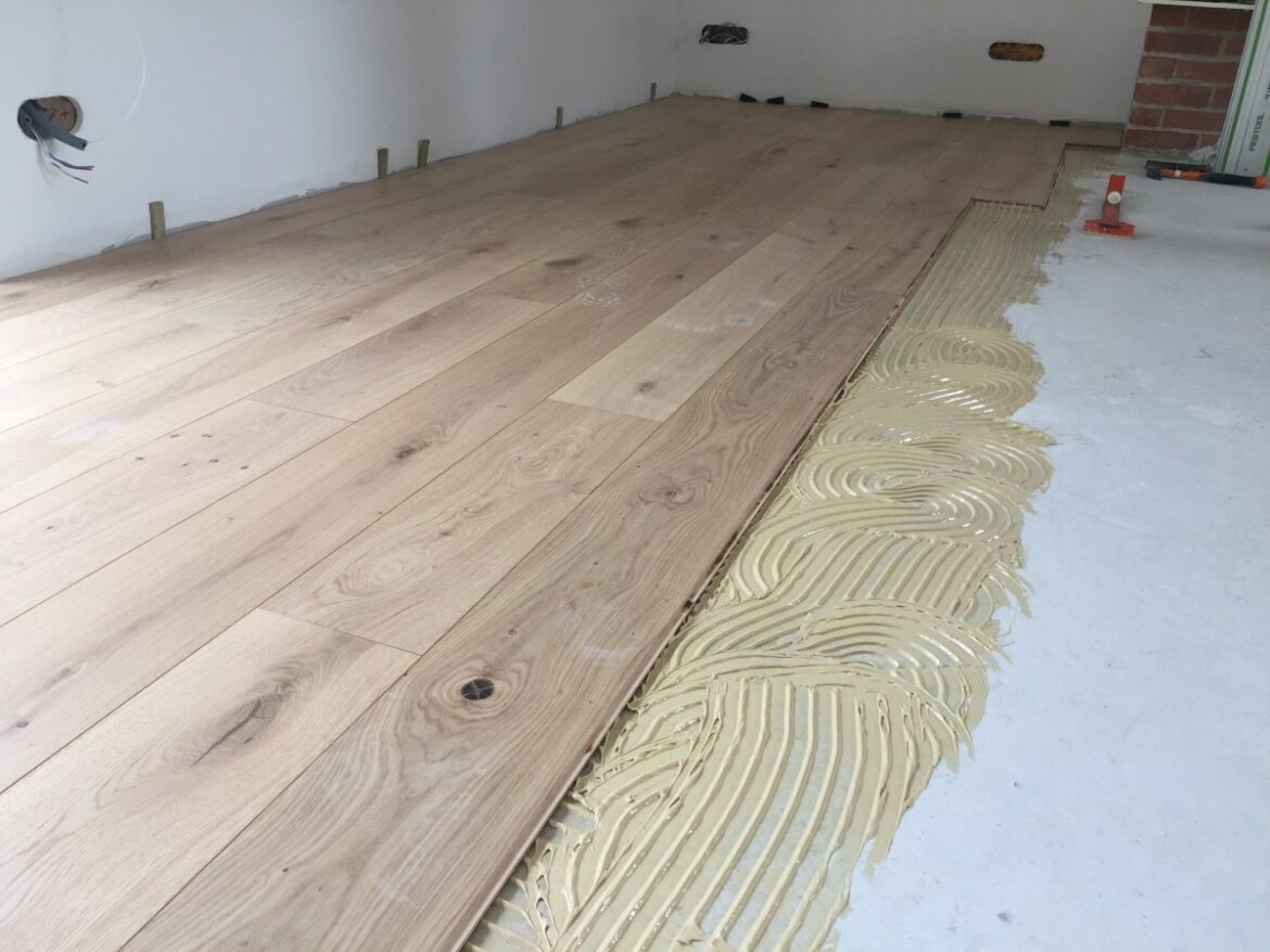 Pourquoi coller du parquet ?