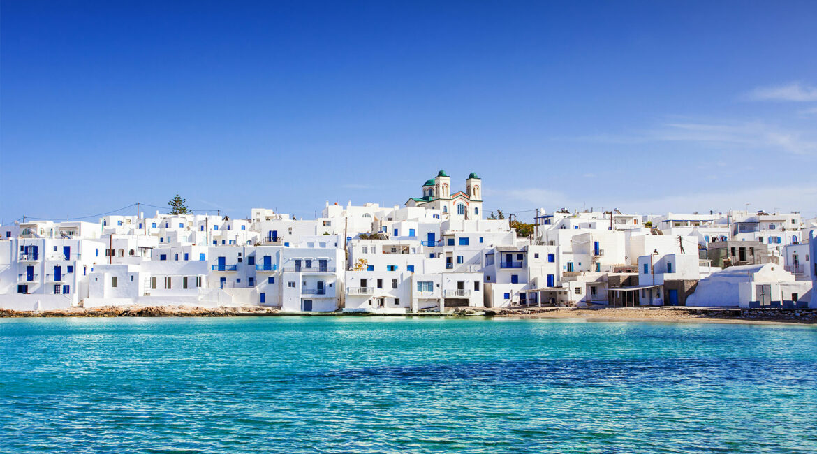 Pourquoi les maisons sont blanches et bleues en Grèce ?