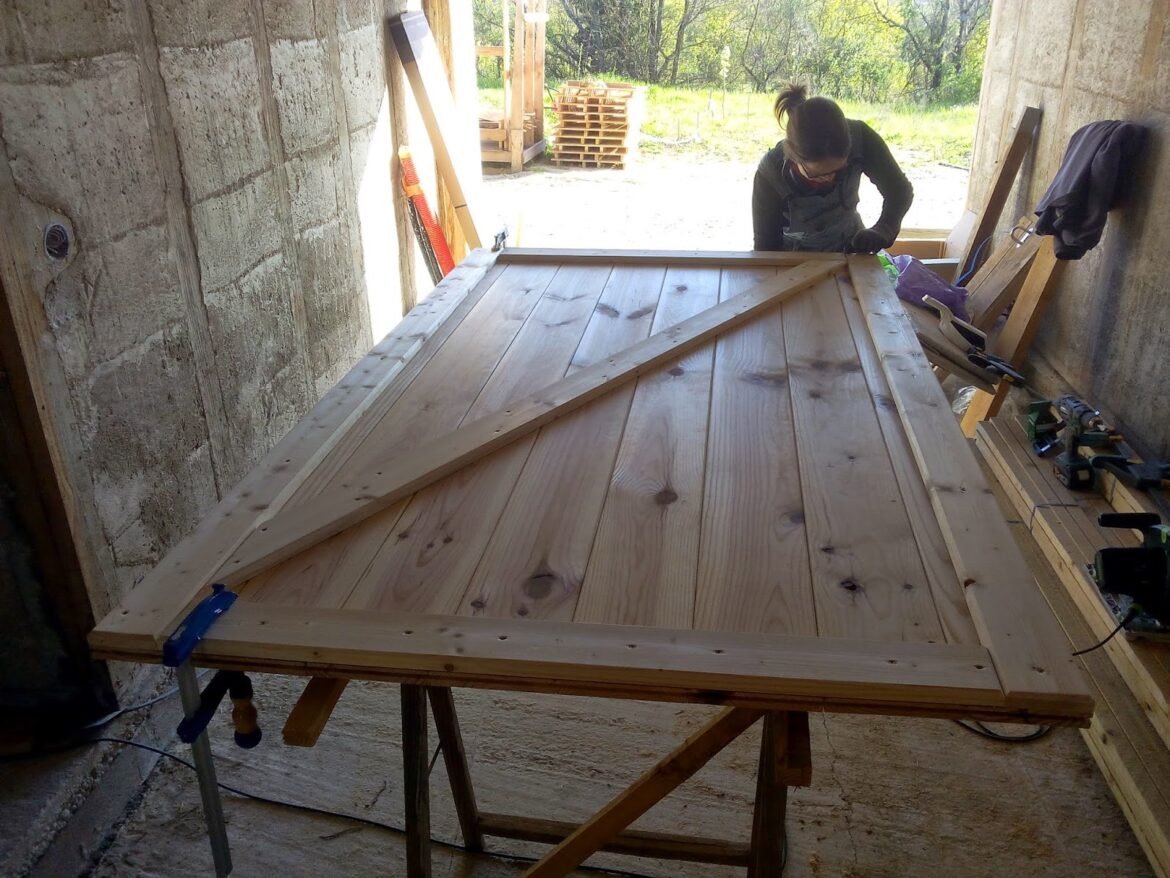 Quel bois pour fabriquer une porte ?