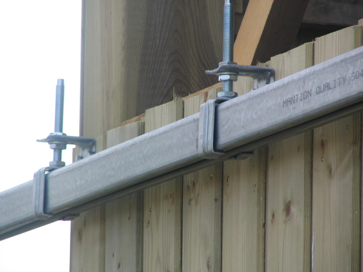 Quel bois pour faire une porte coulissante ?